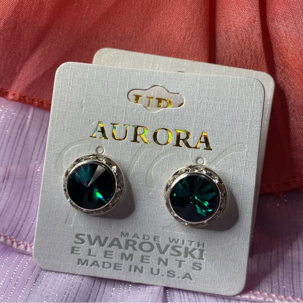 Aurora Green and Silver Earrings - Picture 2 of 3